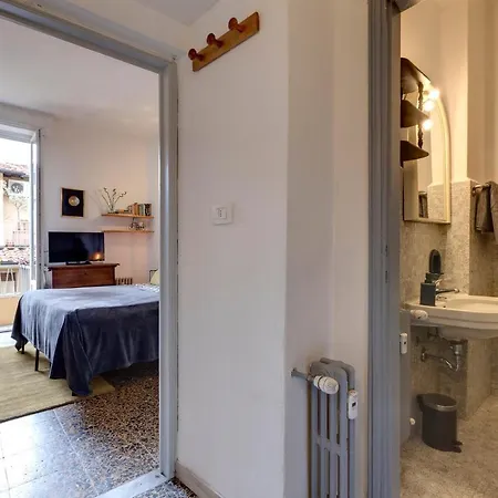 Studio With Elevator Near The Old Bridge Apartment Florence